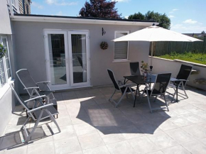Sandy cottage, nr Eden & beaches